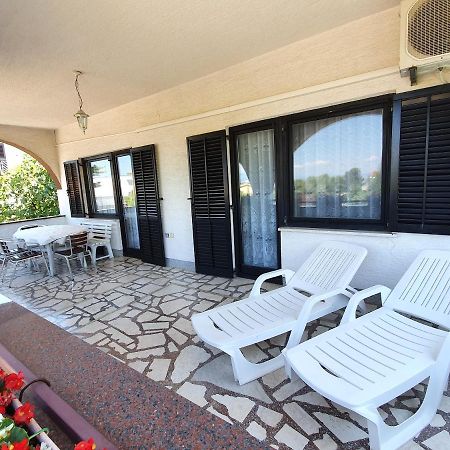 Apartmani Malinska Exteriér fotografie